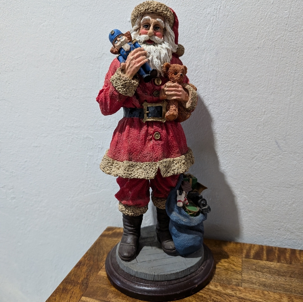 Jaimy Santa Claus‎ Statue with Base
